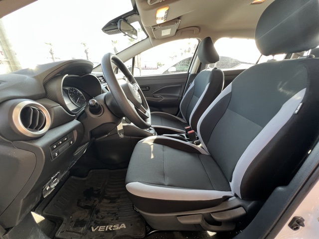 2025 Nissan Versa 1.6 S photo 4