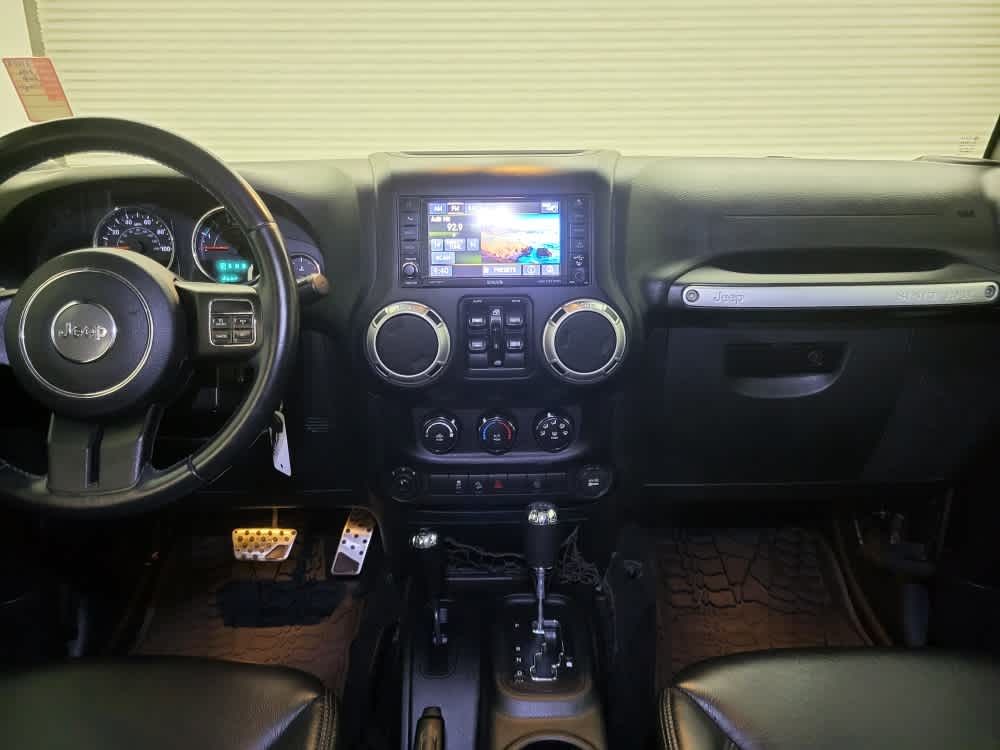2016 Jeep Wrangler Unlimited Sahara photo 28