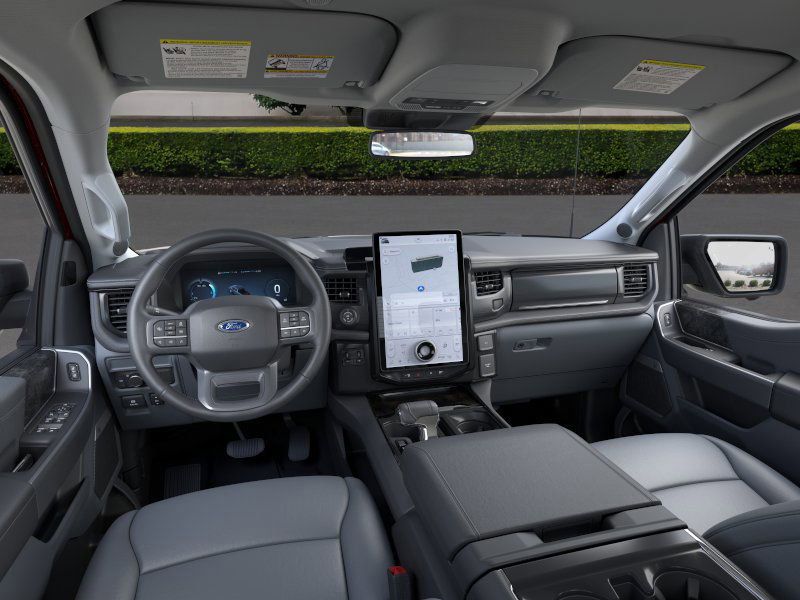 2025 Ford F-150 Lightning XLT photo 8