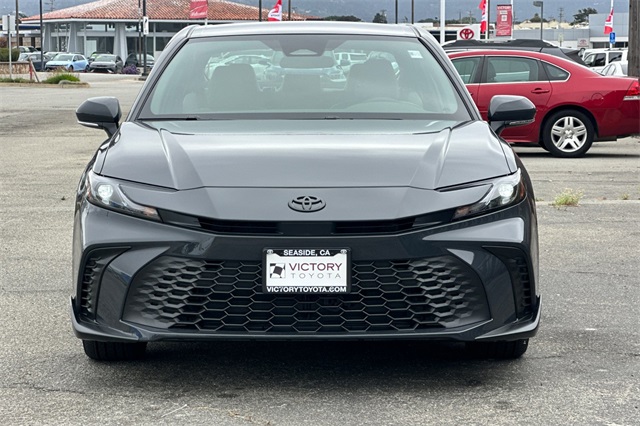 2025 Toyota Camry SE photo 9