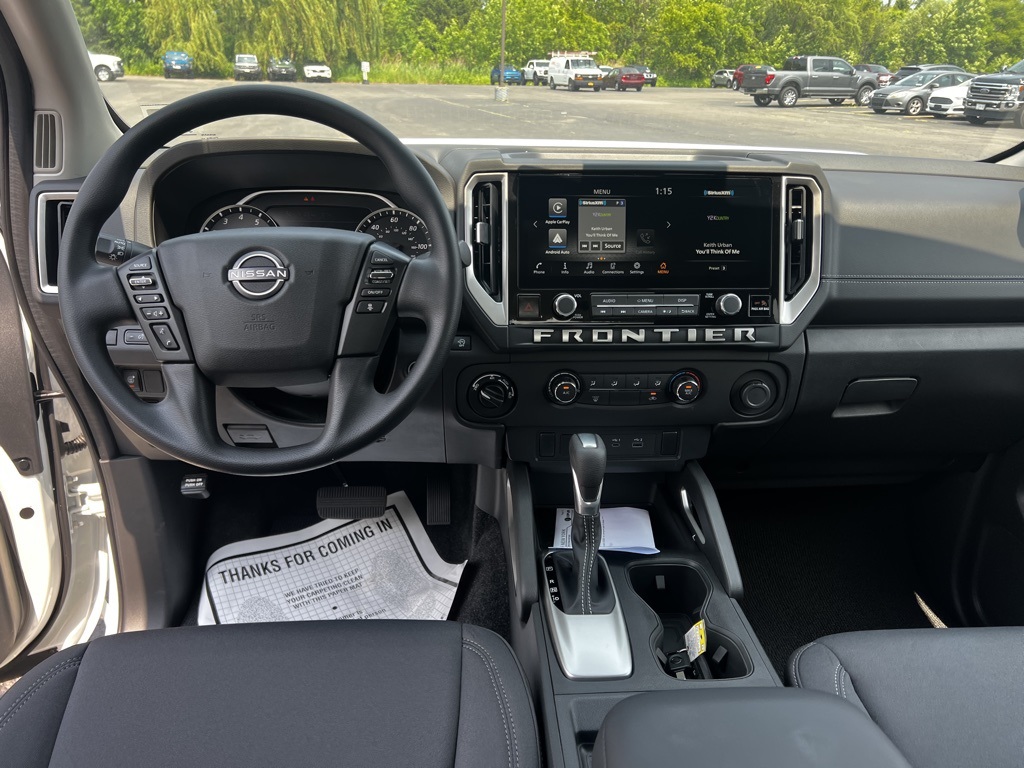 2025 Nissan Frontier SV photo 2