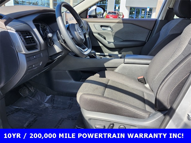 2023 Nissan Rogue SV photo 2