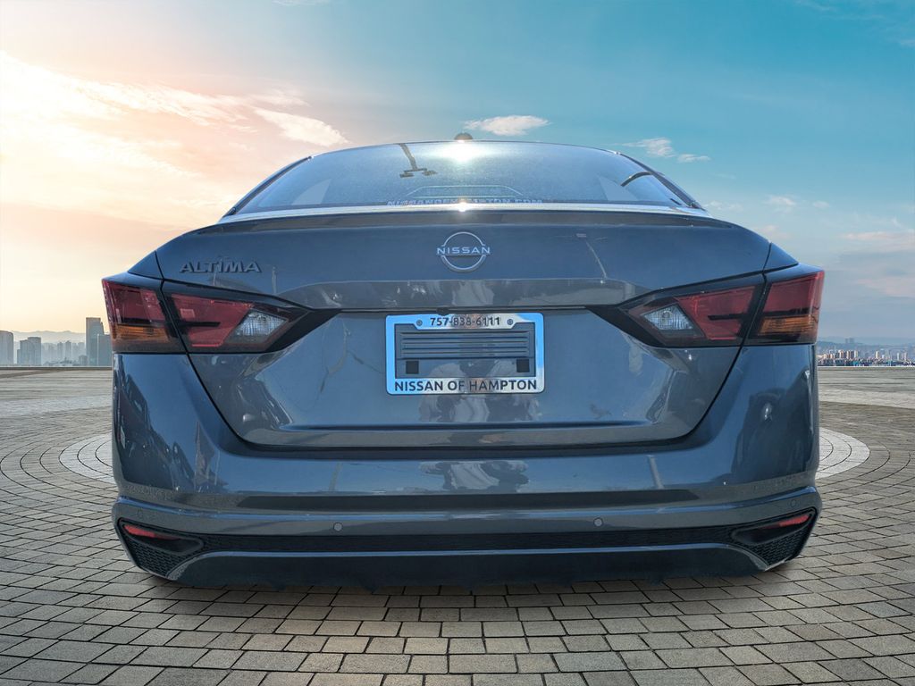 2025 Nissan Altima S photo 4