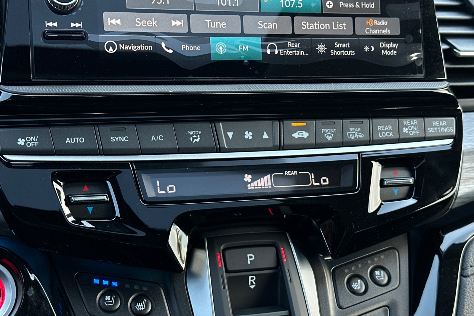 2026 Honda Odyssey Elite photo 23