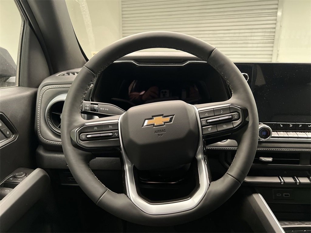 2025 Chevrolet Colorado Work Truck LT photo 13