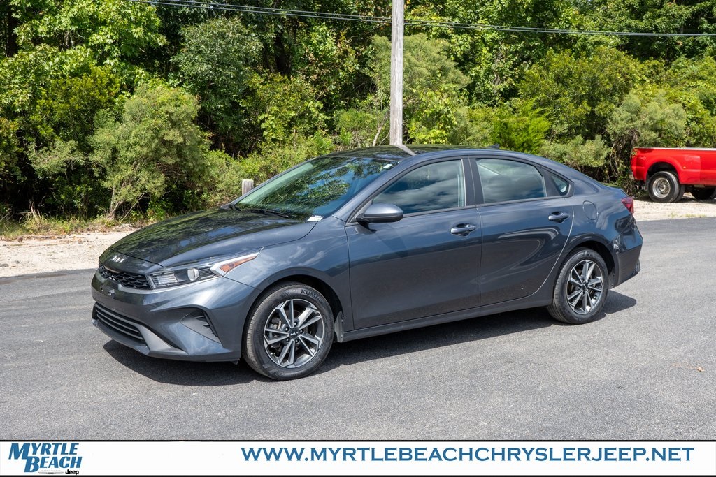 2024 Kia Forte LXS photo 2