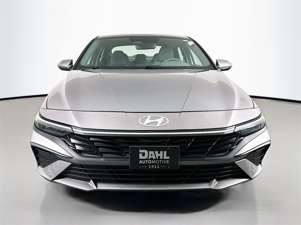 2024 Hyundai Elantra SEL photo 6