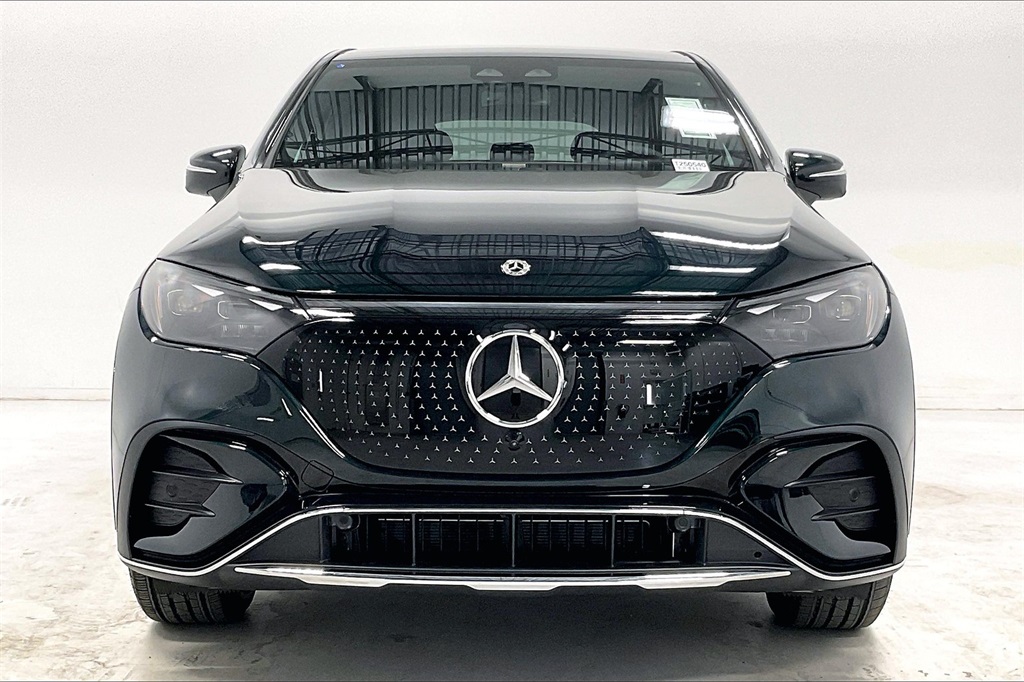 2025 Mercedes Benz EQE SUV 350 4MATIC photo 3