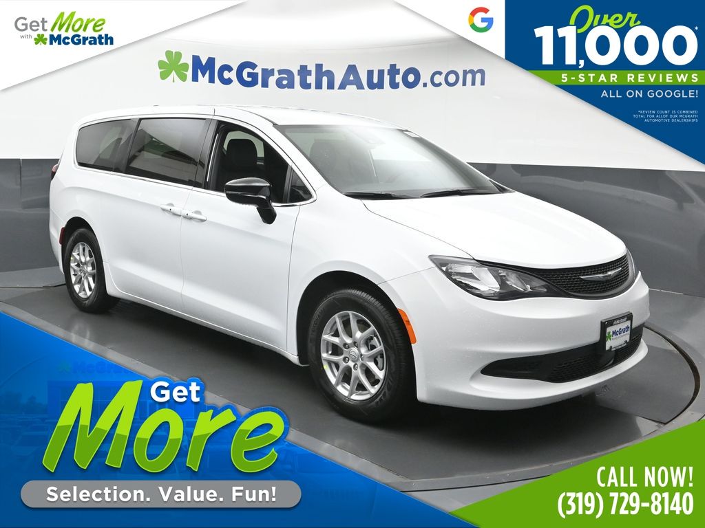 2026 Chrysler Voyager LX's photo