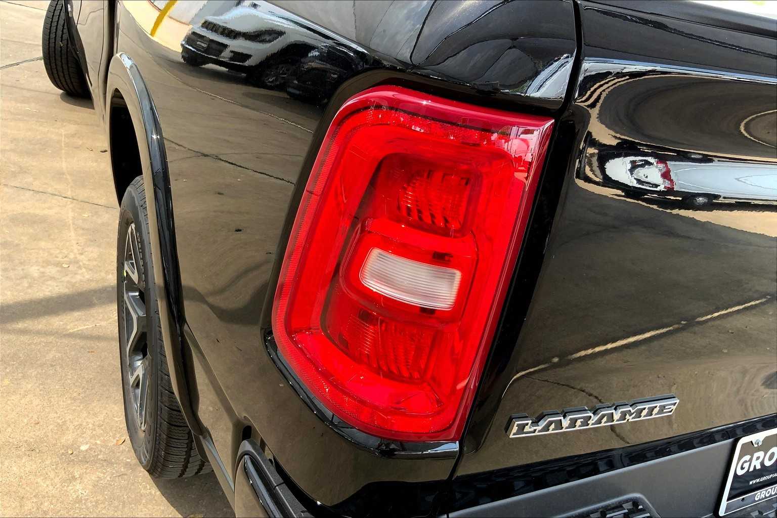 2026 Ram 1500 Laramie photo 14