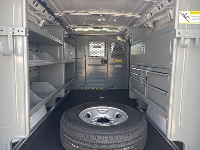 2025 Chevrolet Express Cargo 3500 photo 8