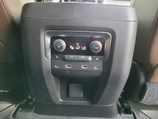 2021 Chevrolet Suburban High Country photo 23