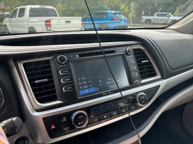 2015 Toyota Highlander XLE photo 8