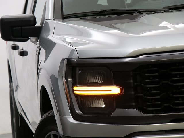 2025 Ford F-150 STX photo 4