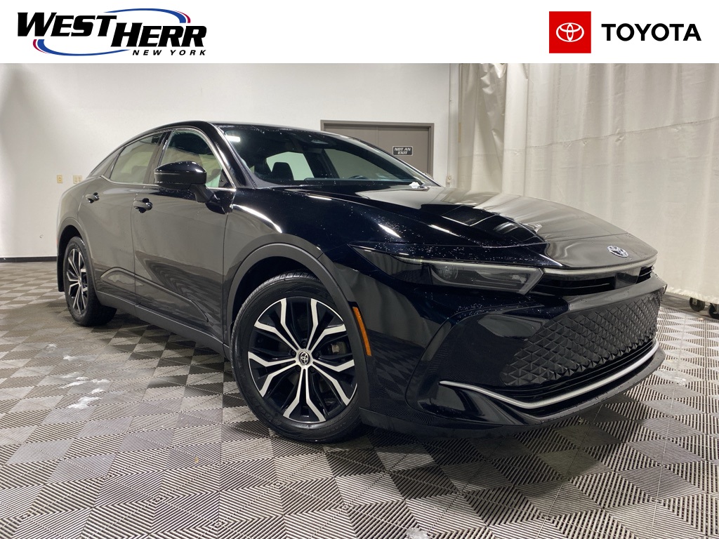 2023 Toyota Crown XLE's photo