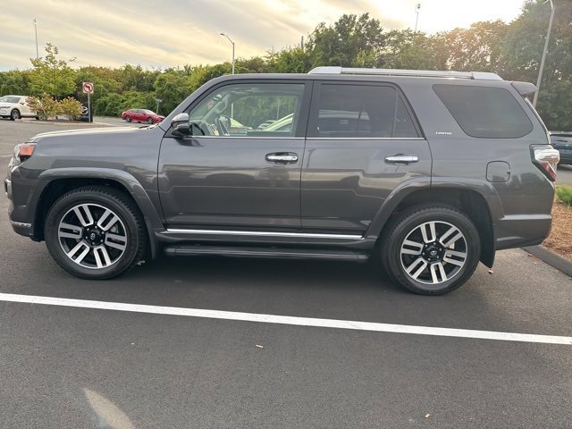2022 Toyota 4Runner Limited photo 3