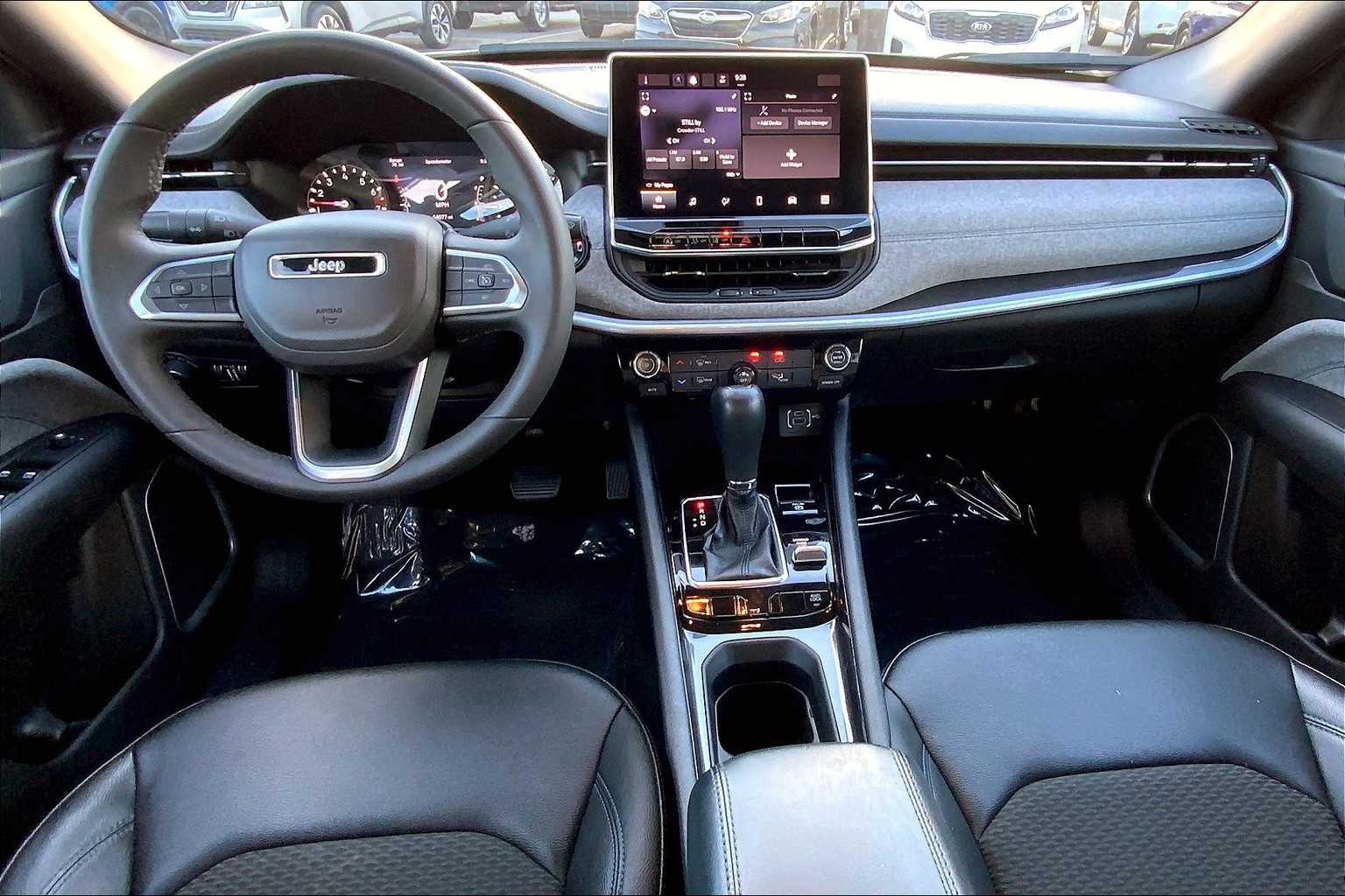 2024 Jeep Compass Latitude photo 14