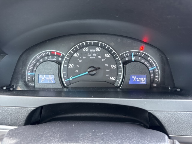 2014 Toyota Camry L photo 15