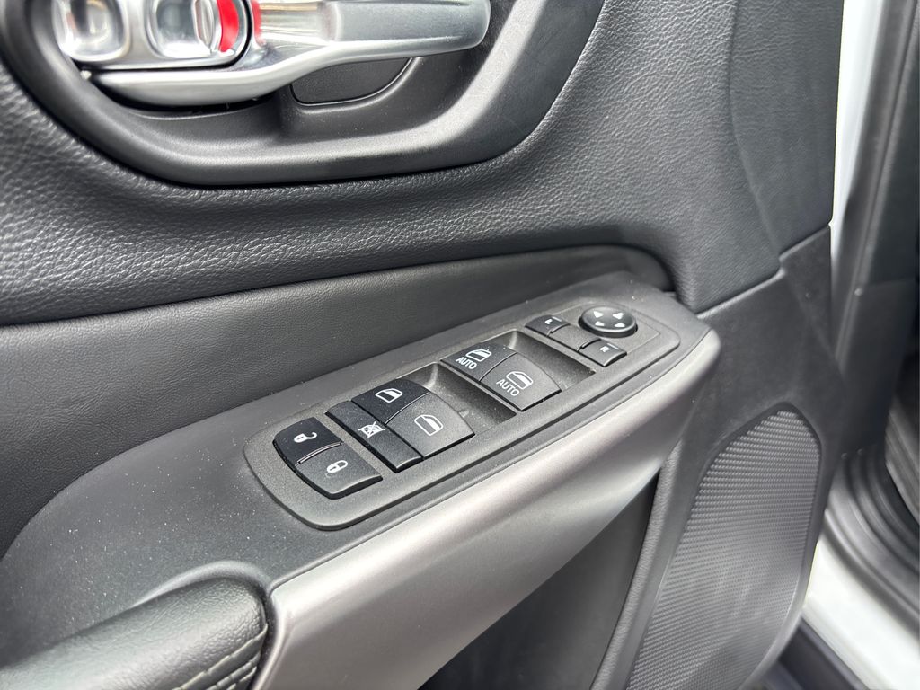 2022 Jeep Cherokee Latitude Lux photo 27