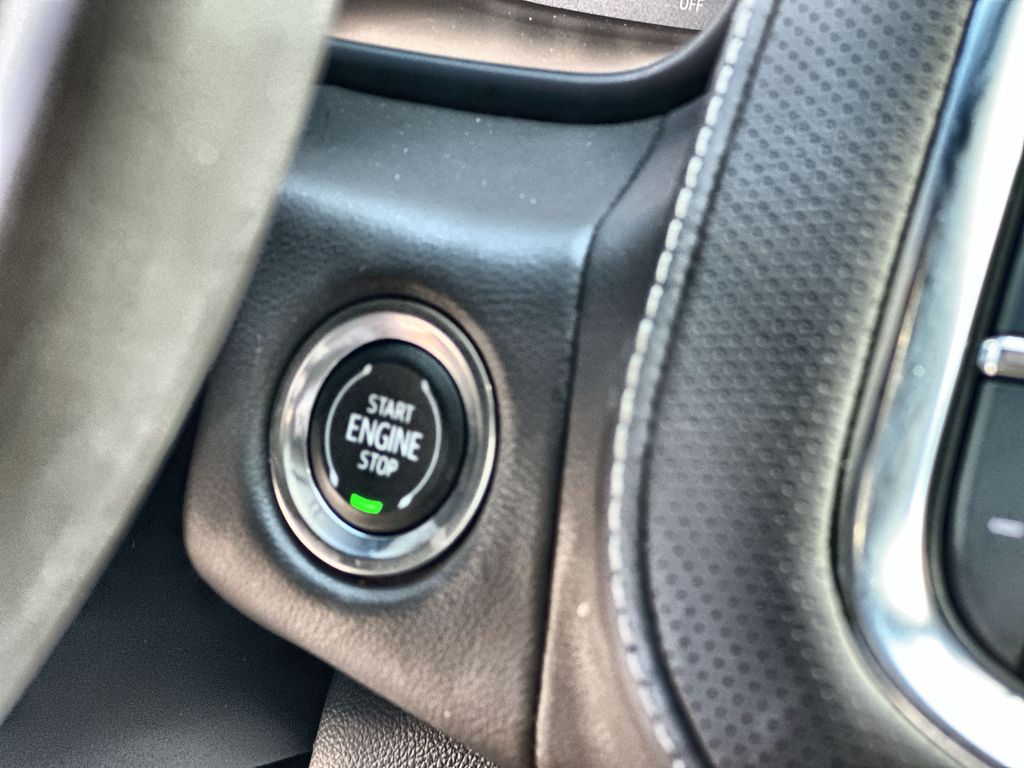 2023 Gmc Yukon SLT photo 17