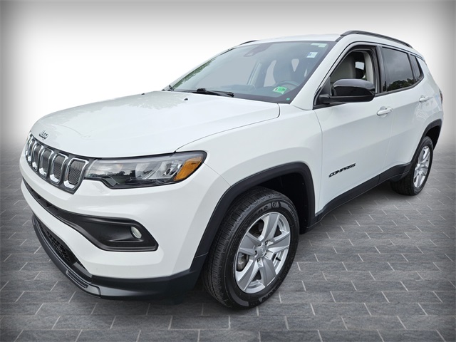 2022 Jeep Compass Latitude photo 3