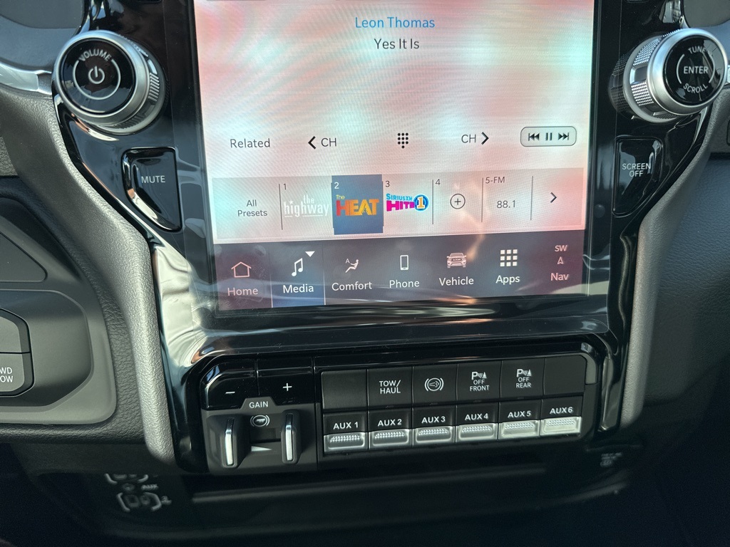 2025 Ram 2500 Laramie photo 21
