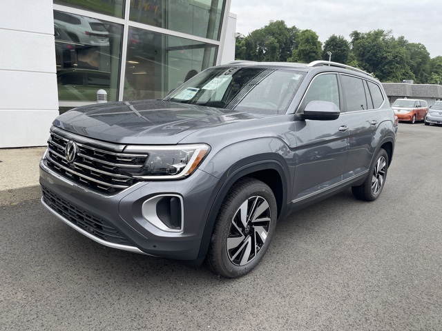 2025 Volkswagen Atlas SEL photo 3