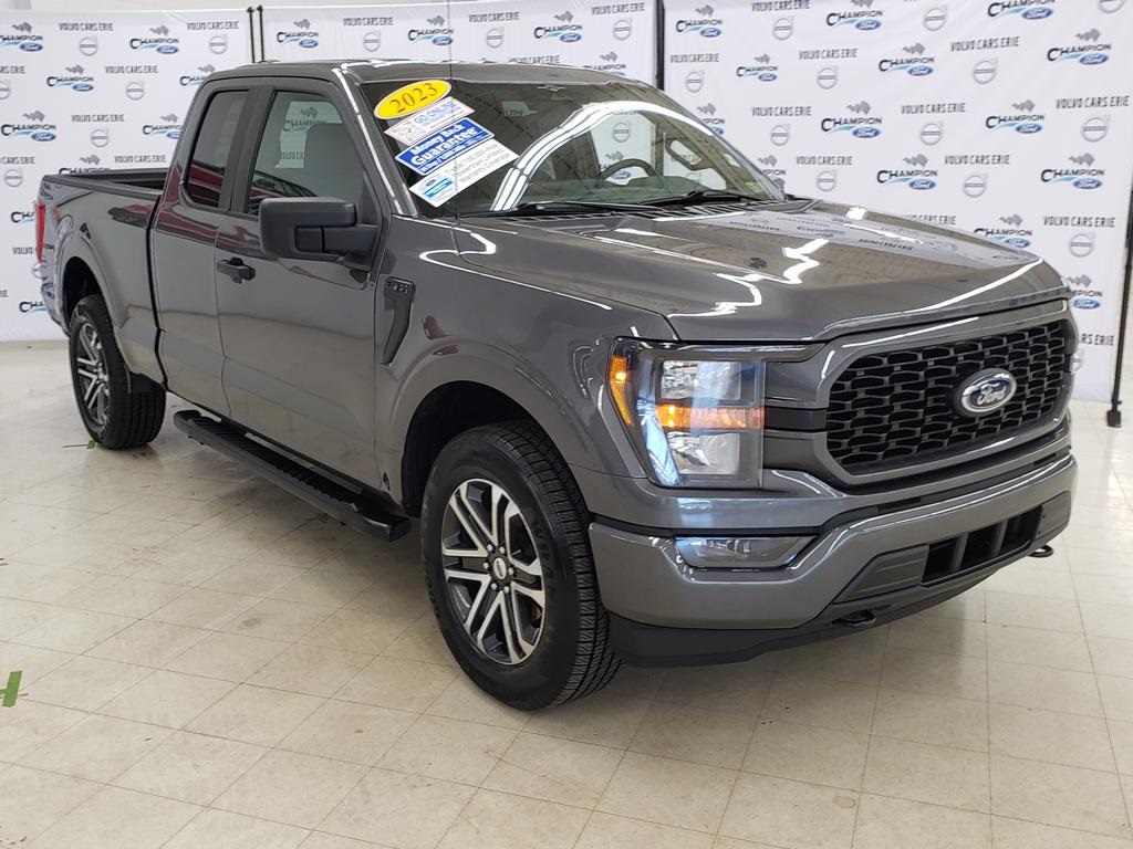 2023 Ford F-150 XL's photo