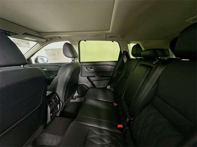 2026 Nissan Rogue Platinum photo 24