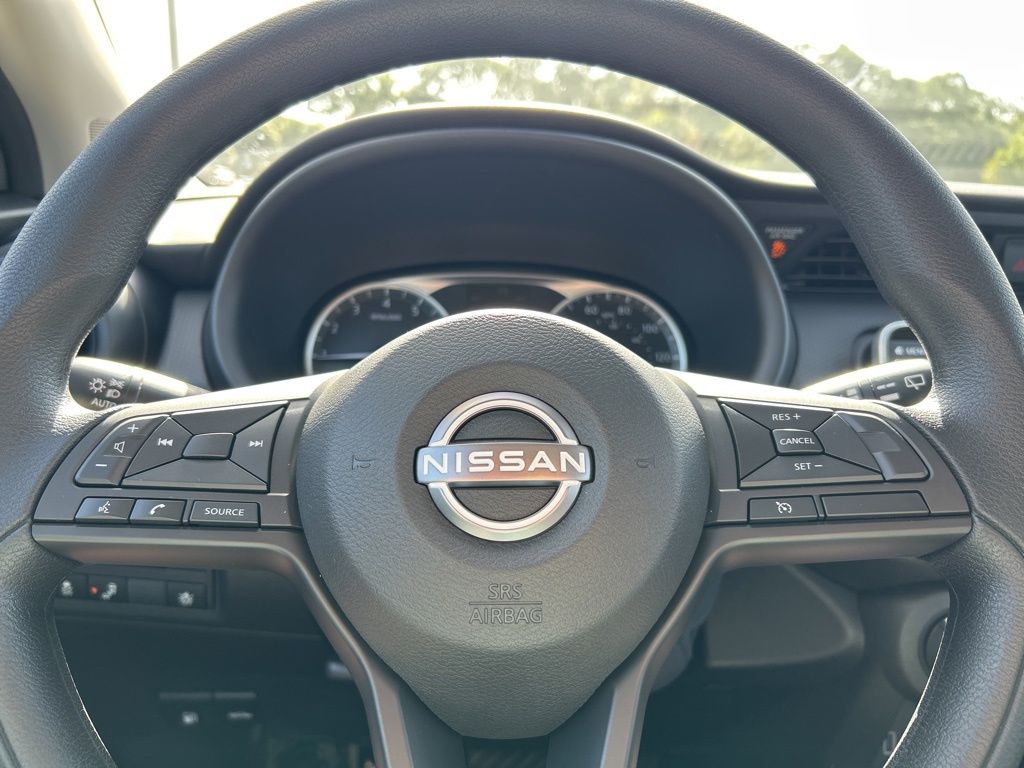 2025 Nissan Kicks Play S photo 14