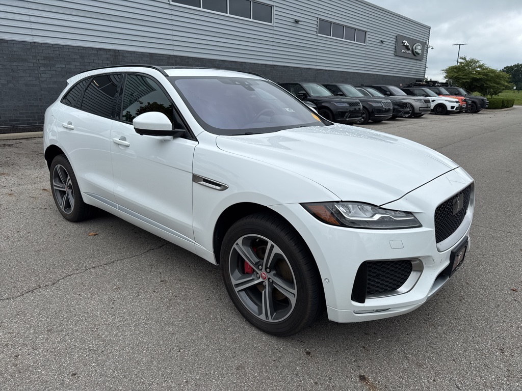 2017 Jaguar F-PACE S photo 3