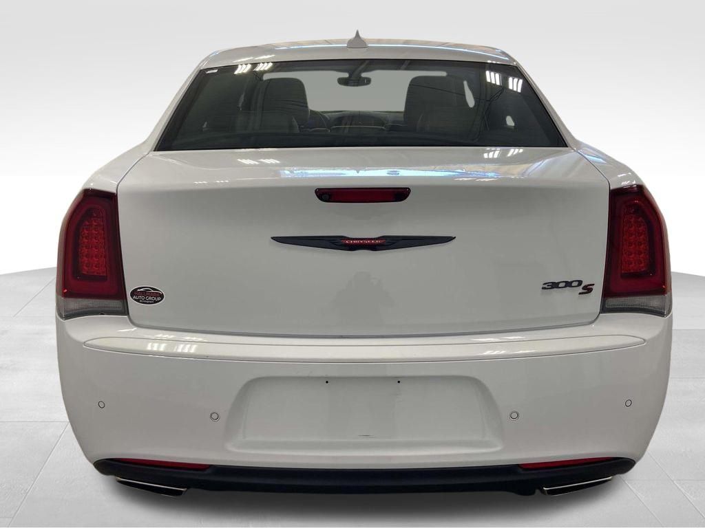 2023 Chrysler 300 S photo 3