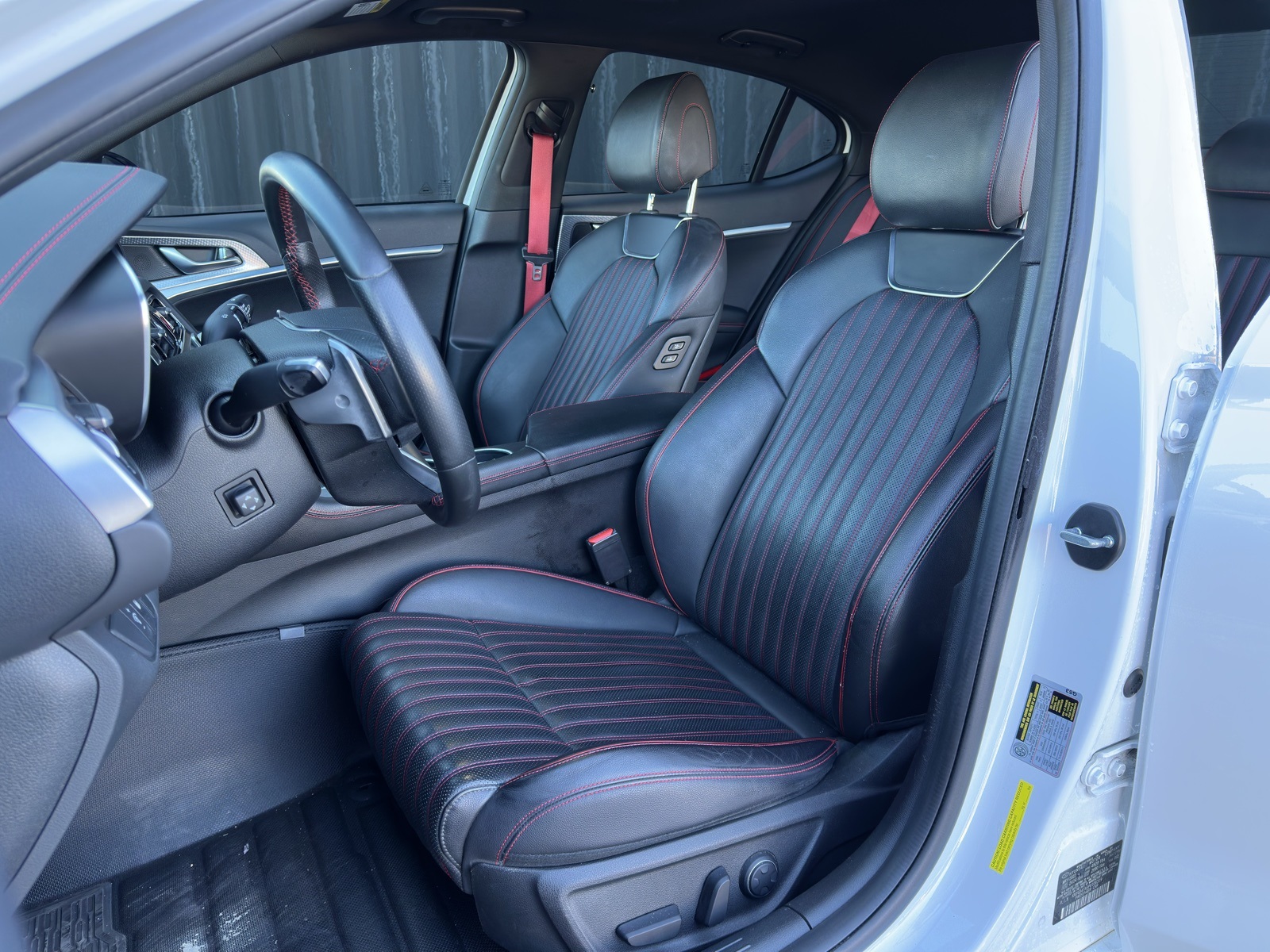 2023 Genesis G70 Sport Prestige 2.0T photo 6