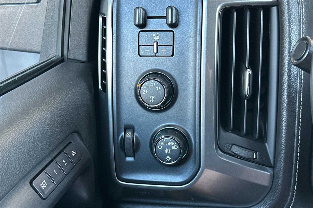 2016 Chevrolet Silverado 1500 LTZ photo 27