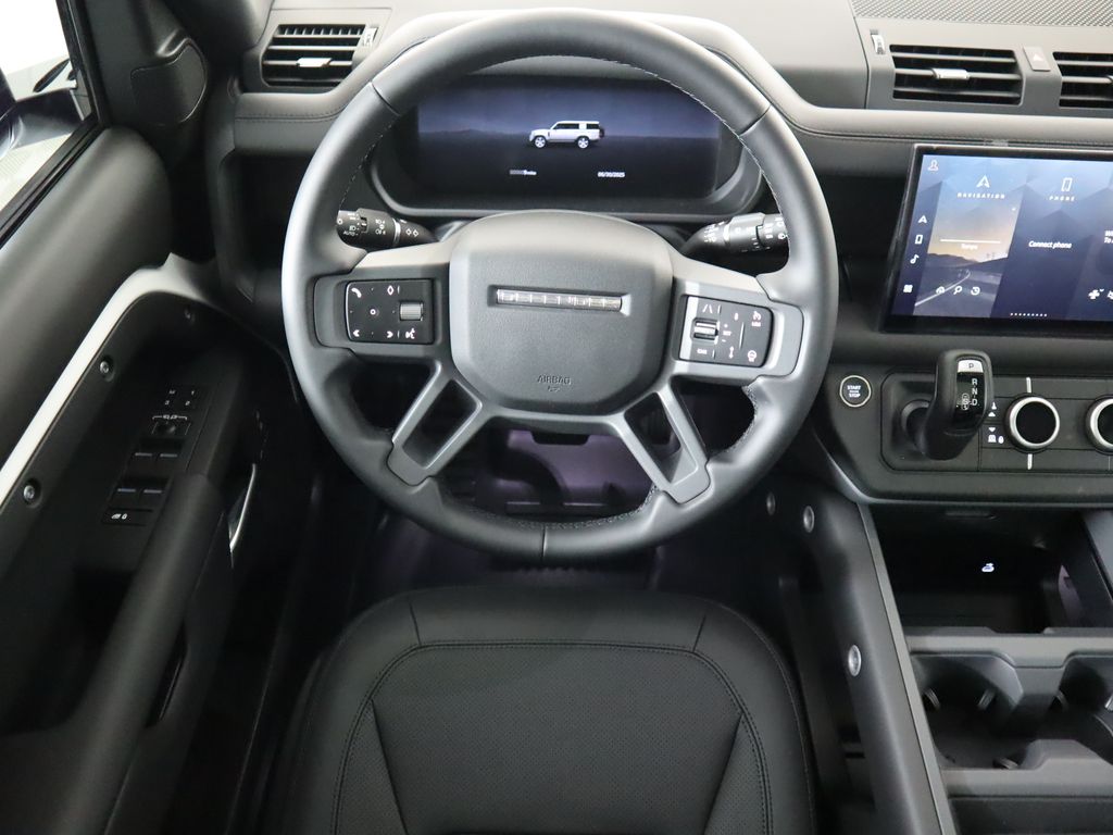 2025 Land Rover Defender 130 S photo 10
