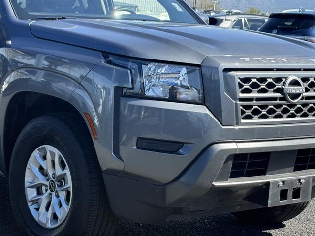 2024 Nissan Frontier SV photo 2