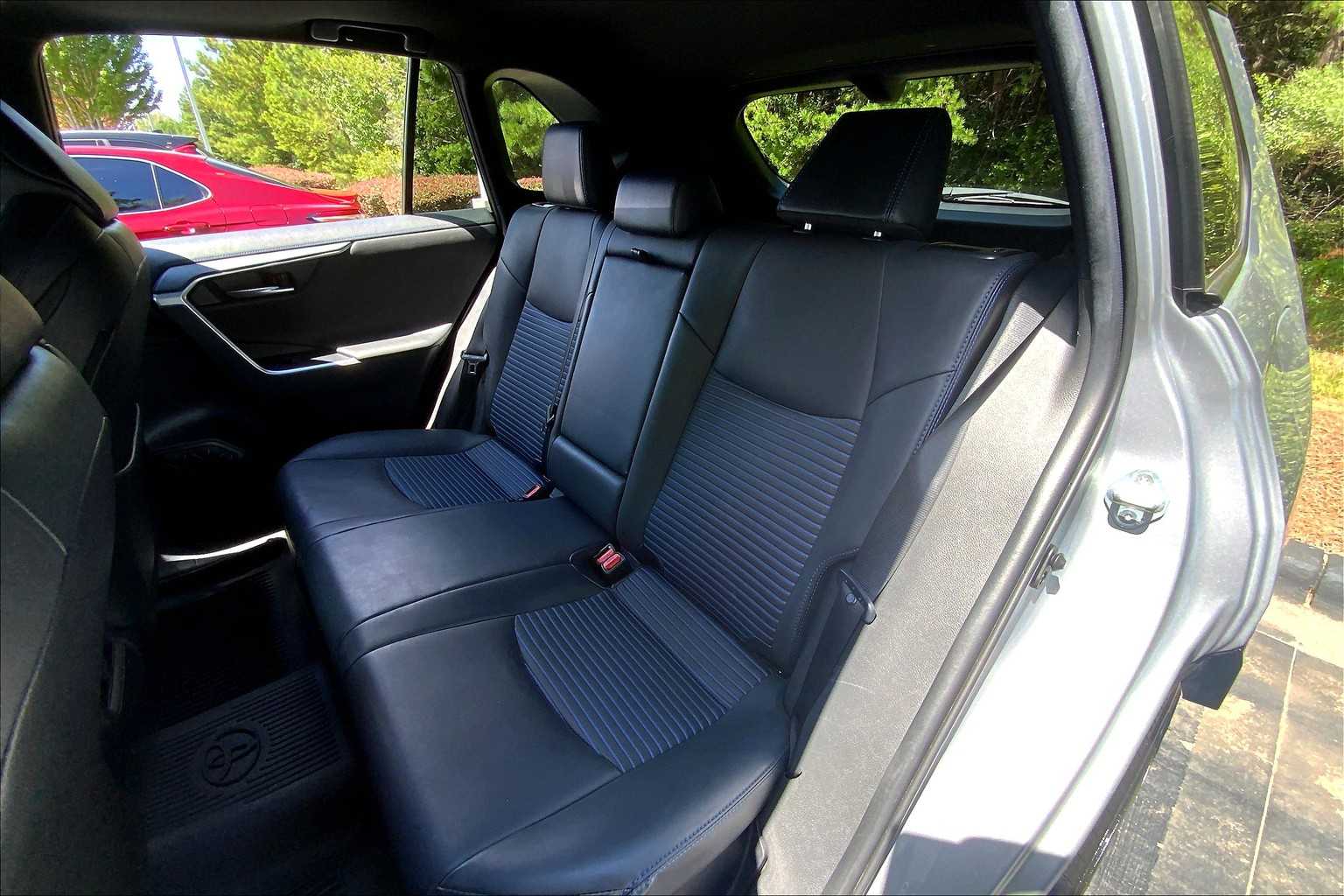 2021 Toyota RAV4 Hybrid XSE photo 15