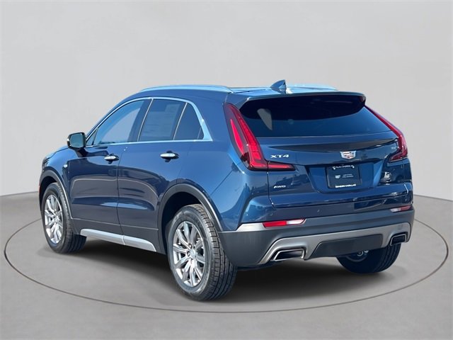 2022 Cadillac XT4 Premium Luxury photo 3