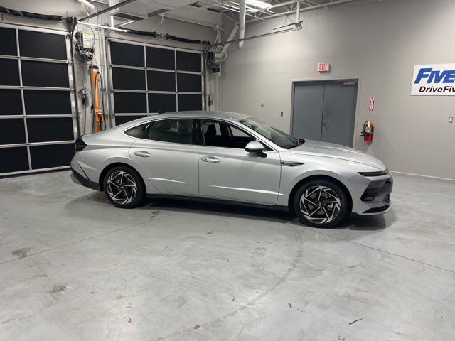 2026 Hyundai Sonata SEL's photo