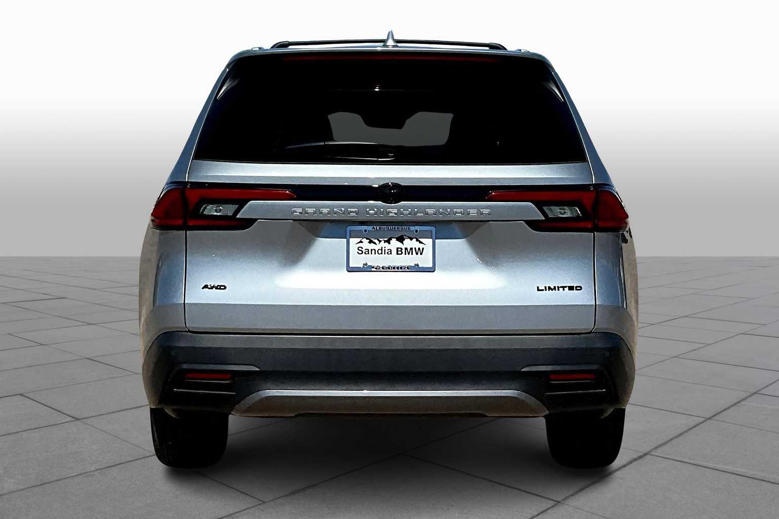 2024 Toyota Grand Highlander Limited photo 4