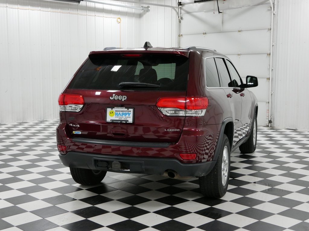 2017 Jeep Grand Cherokee Laredo photo 4
