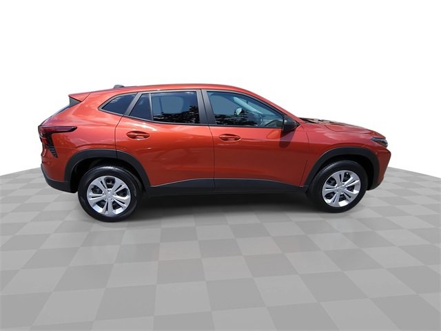 2024 Chevrolet Trax LS photo 9