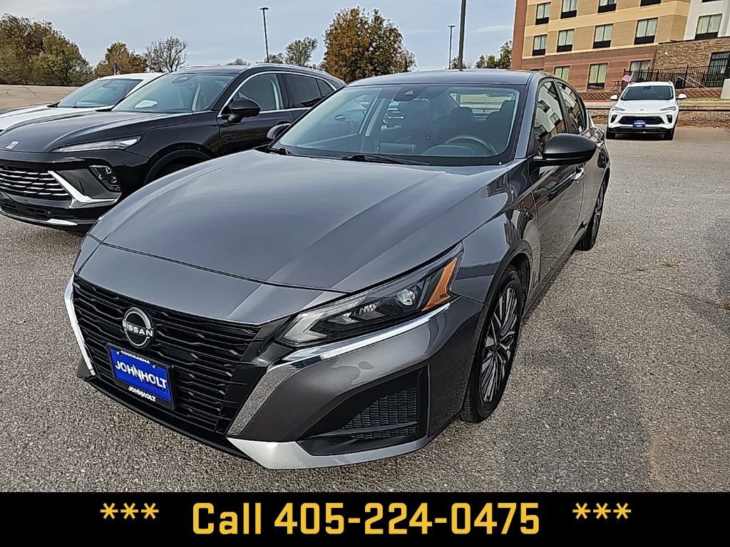 2024 Nissan Altima SV's photo