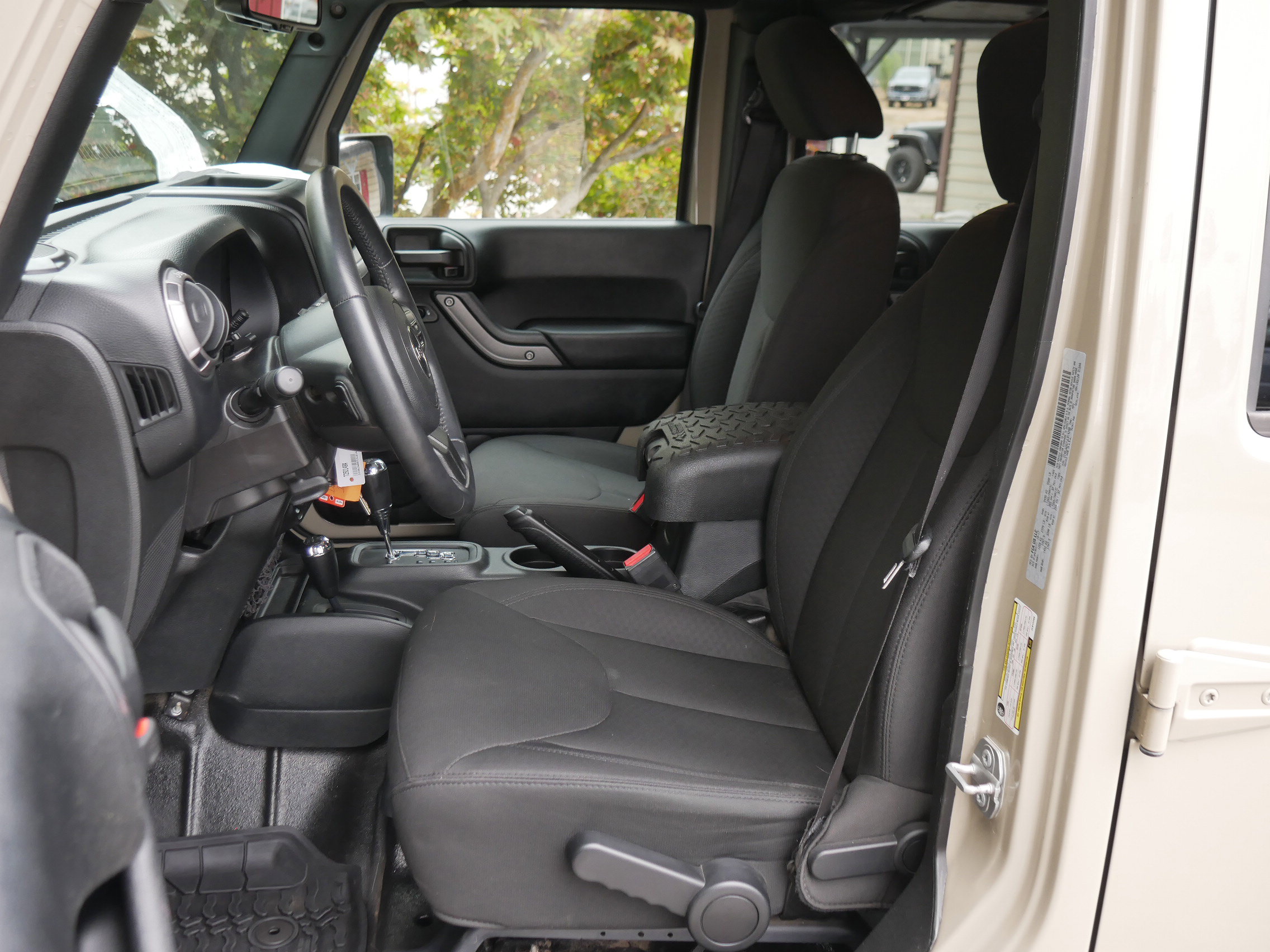 2018 Jeep Wrangler Unlimited Sport S photo 3