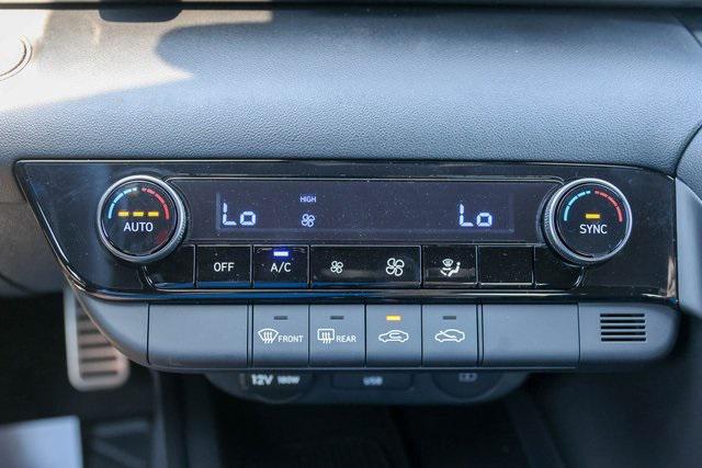 New 2025 White Hyundai SEL Sport image 16