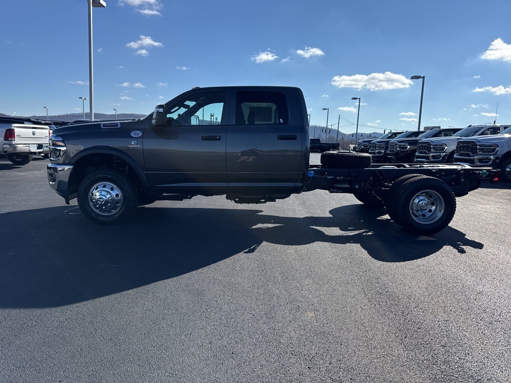 2026 Ram 3500 Tradesman photo 3