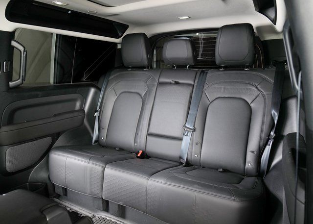 2024 Land Rover Defender 90 S photo 5