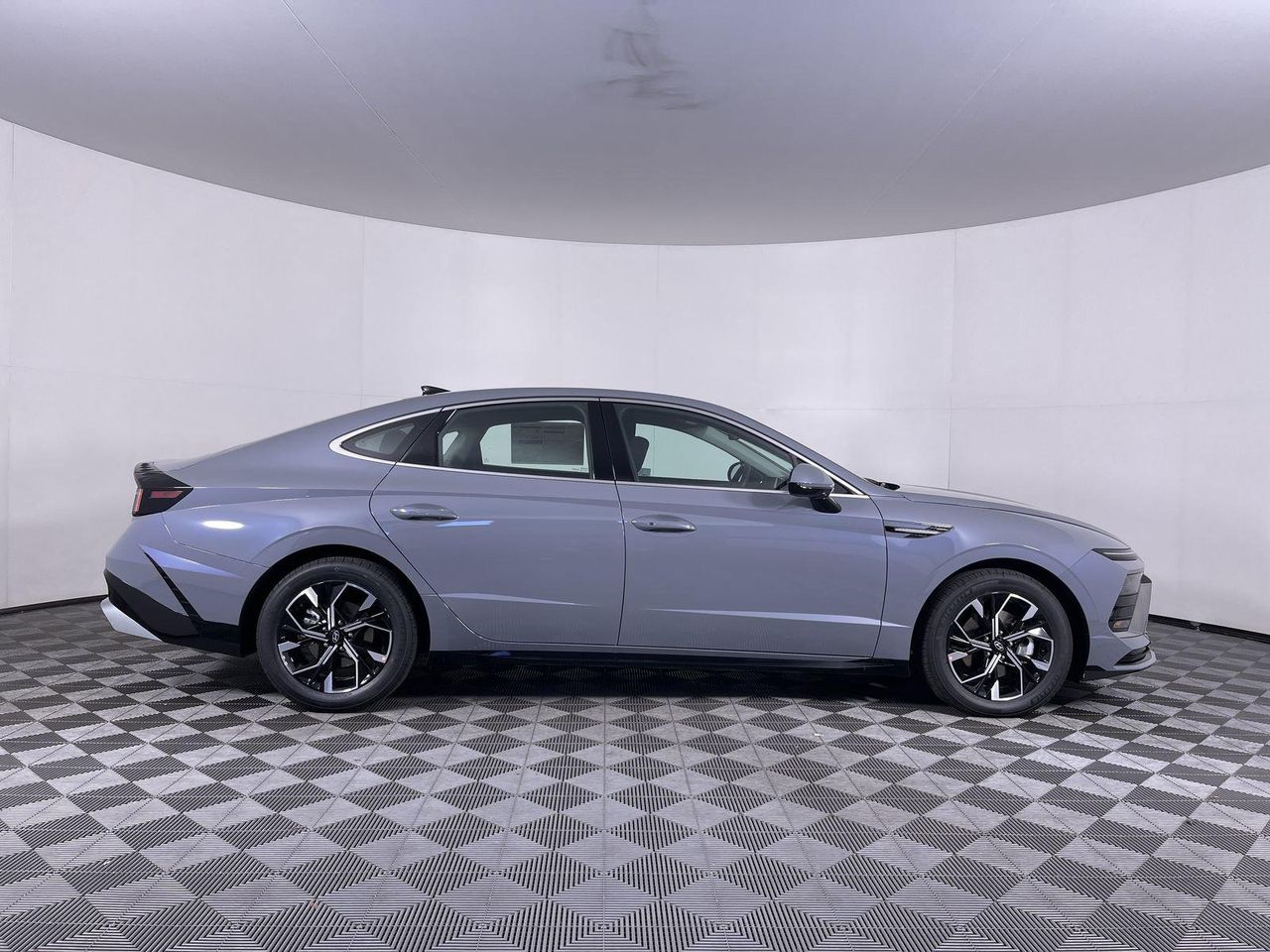 2025 Hyundai Sonata SEL photo 4