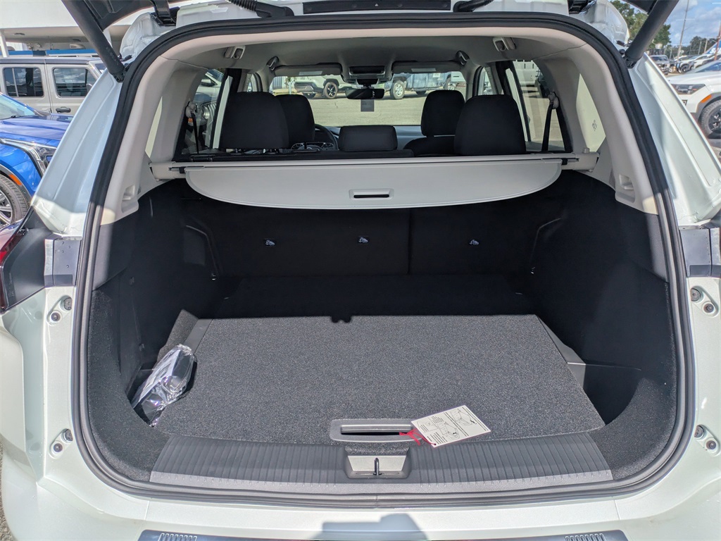 2025 Nissan Rogue SV photo 12
