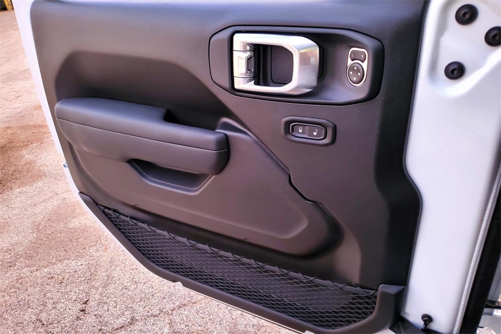 2025 Jeep Wrangler Willys 4xe photo 9